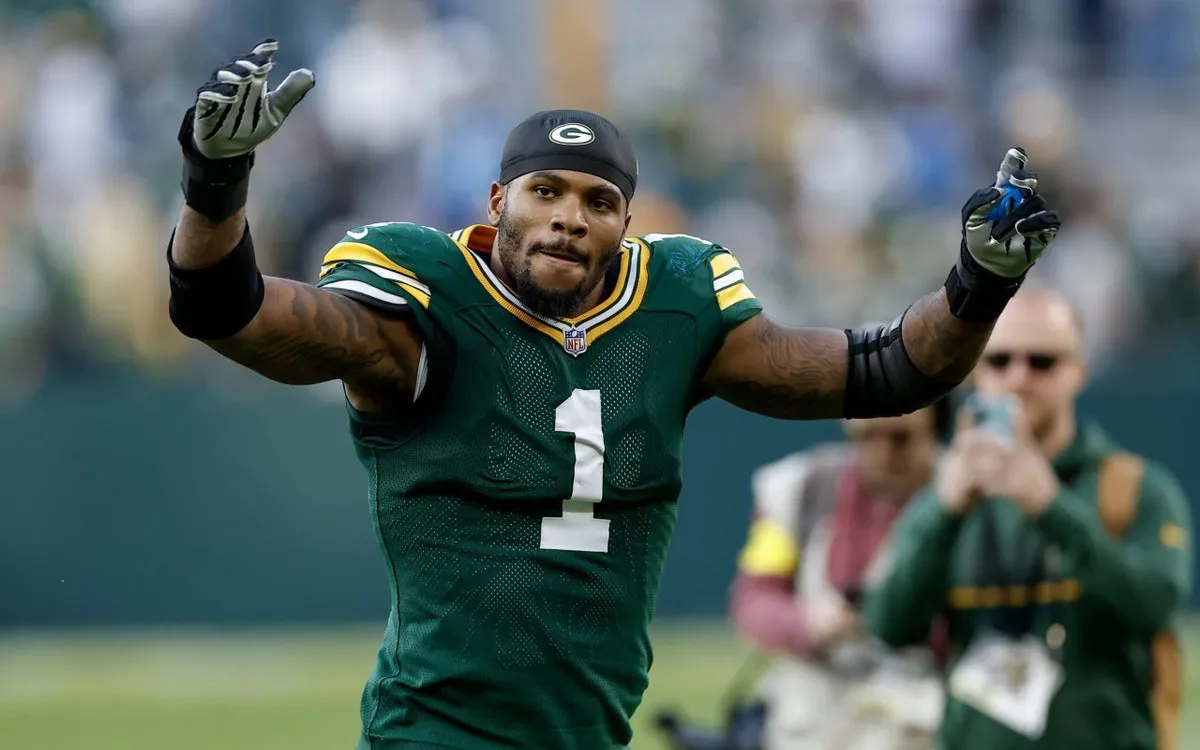 Packers' Micah Parsons Shines in Debut, Leading Defense to Victory