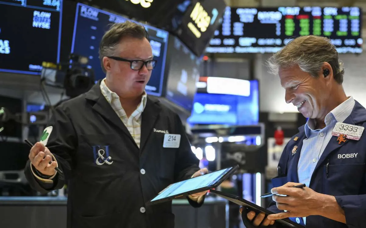 Palantir and Moderna Surge While Lululemon Dips: Key S&P 500 Movers