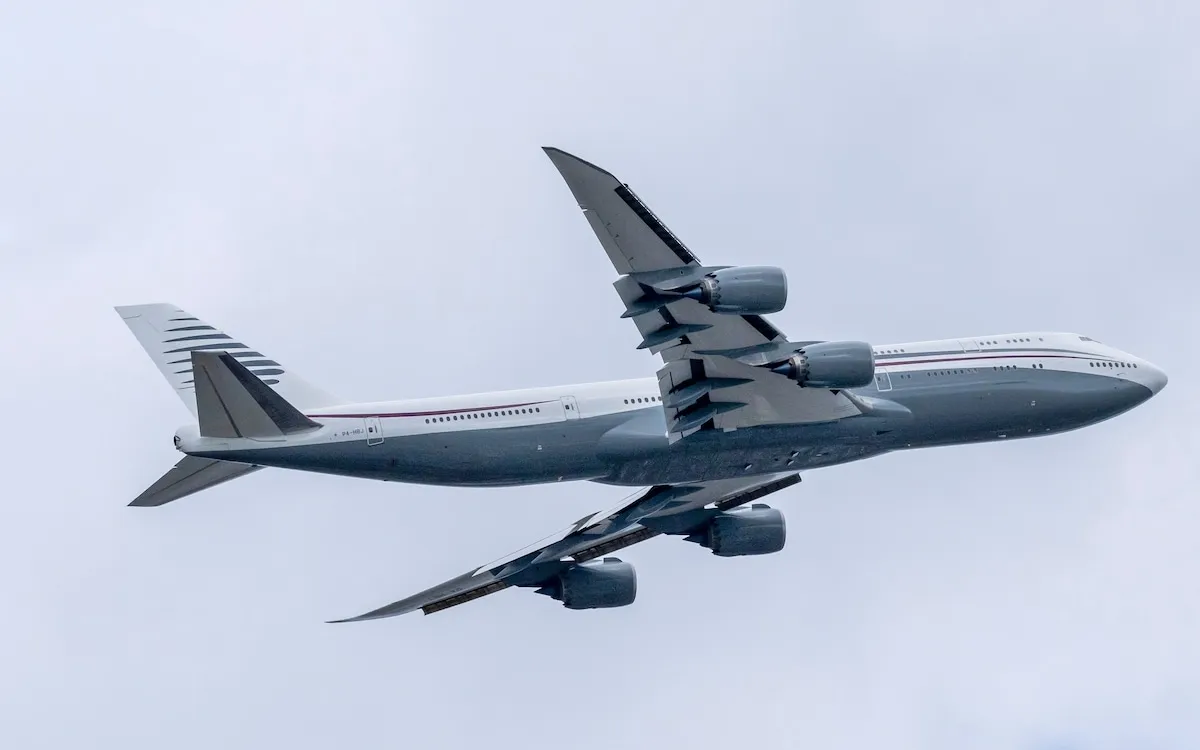 Qatar's Jumbo Jet Dilemma: Why Trump's Gift Could Change Everything