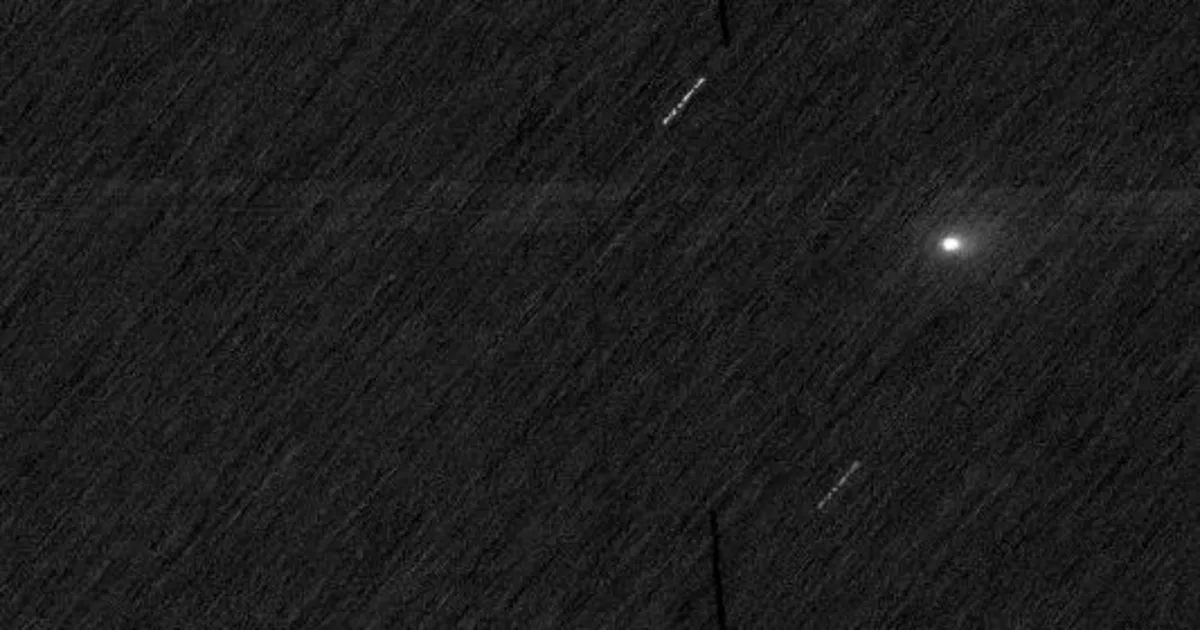 Rare Interstellar Comet 3I/ATLAS Approaches Mars: Stunning Images Captured!