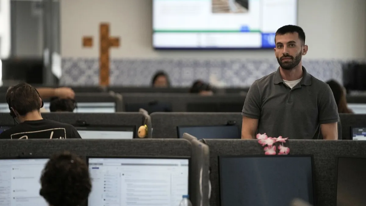Revolutionizing Call Centers: How AI is Transforming Customer Service