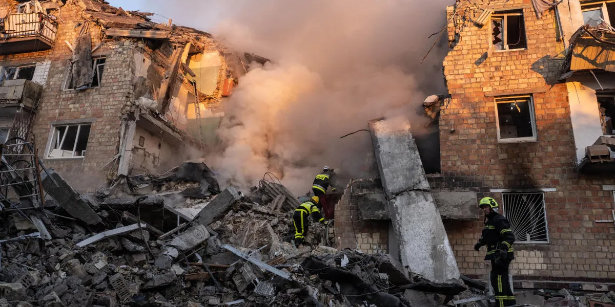 Russia's Deadly Barrage Hits Kyiv Amid Peace Talks