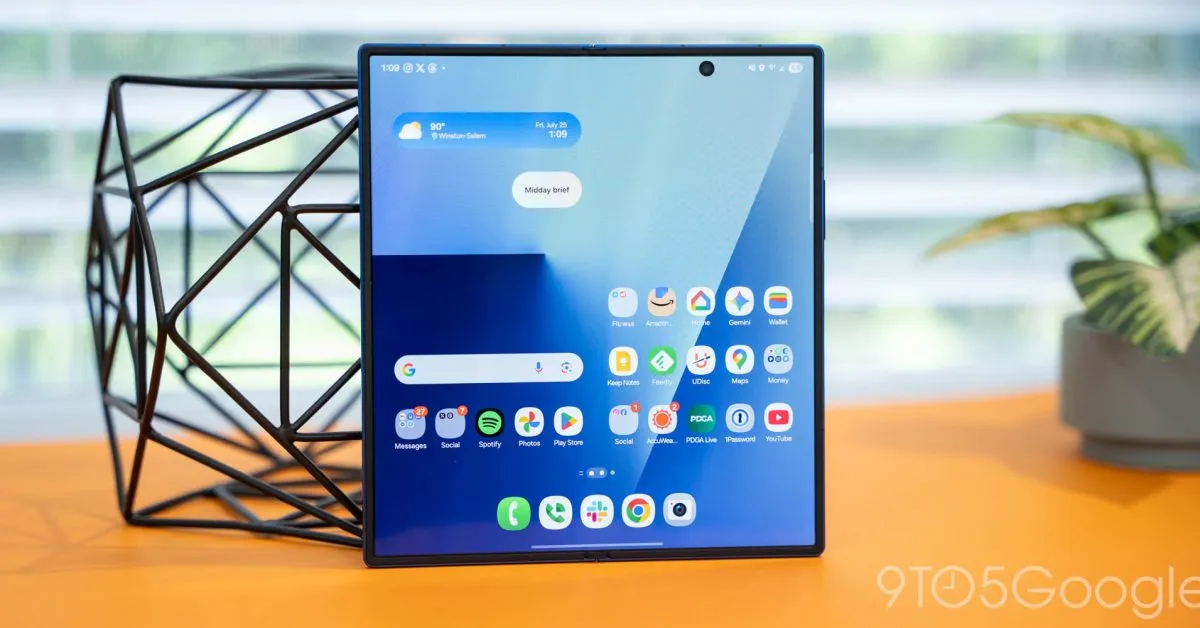 Samsung Set to Unveil Revolutionary Tri-Fold Smartphone at APEC Summit