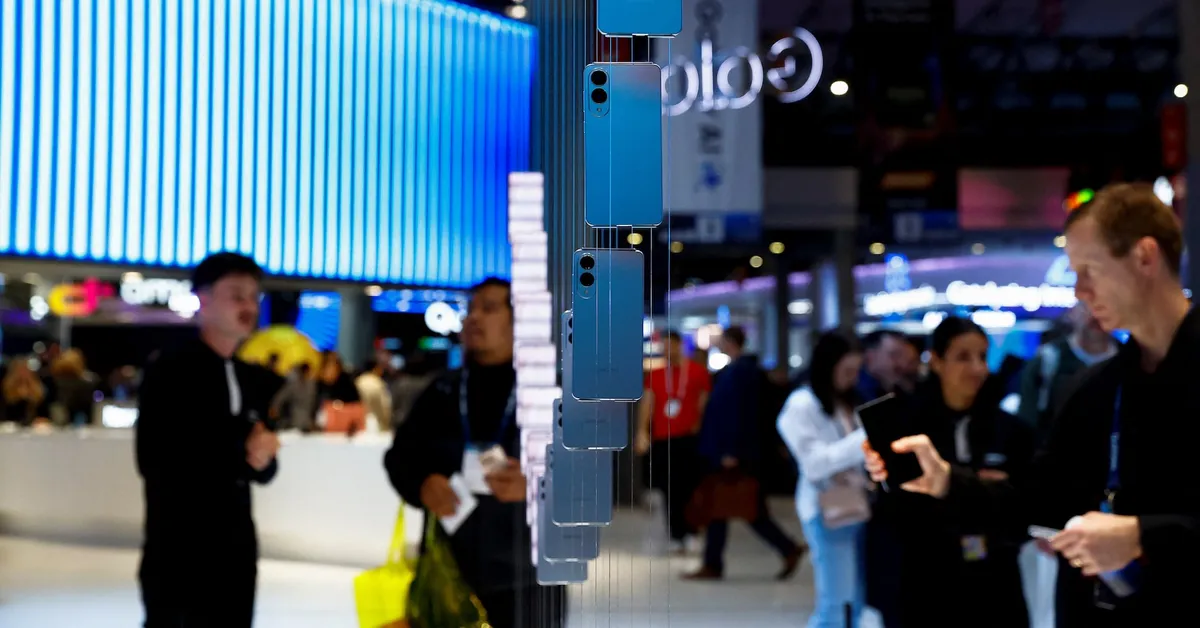 Samsung Unveils S25 Edge: The Thinnest Smartphone Yet!
