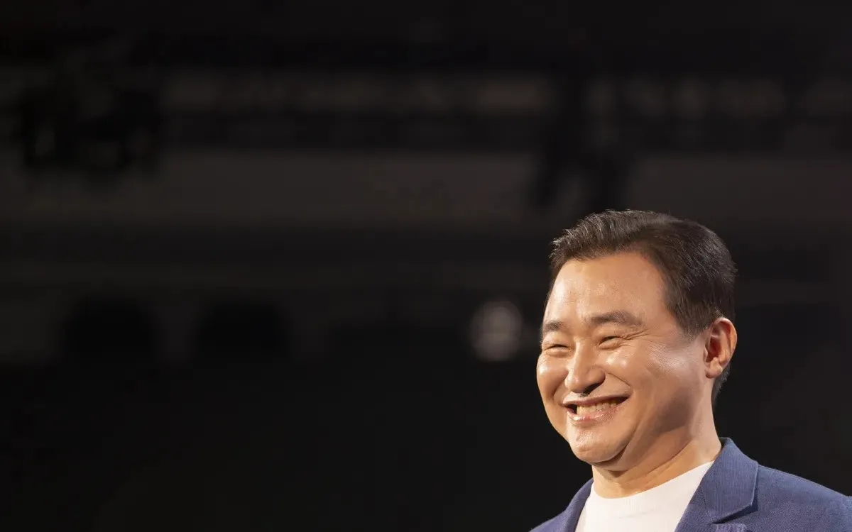 Samsung's Bold Strategy: Why They're Willing to Lose Money on New Foldable Phones