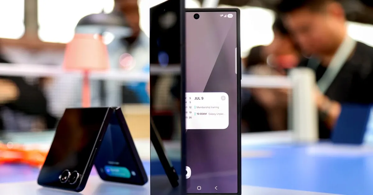 Samsung's Foldable Phones: Are They Losing Ground to China?