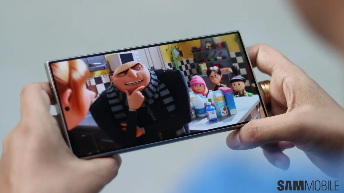 Samsung's Galaxy S24 Ultra Sparks Apple's iPhone 17 Pro Anti-Reflective Glass Revolution