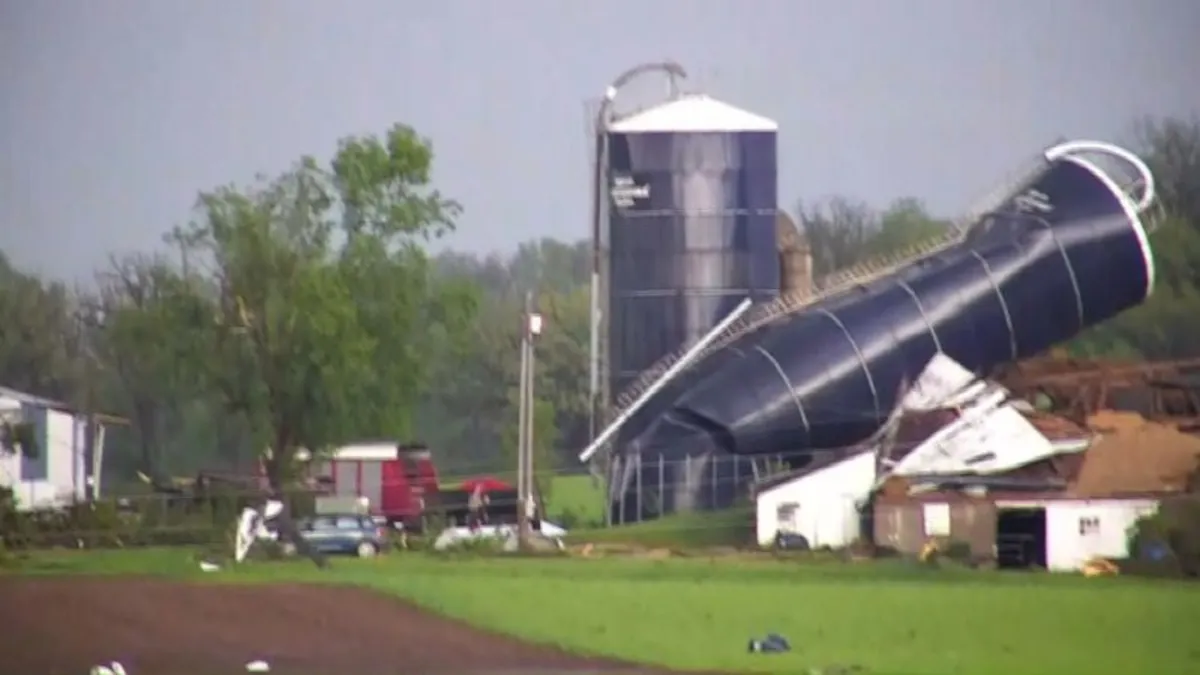 Severe Thunderstorms and Tornado Threats Loom Over Eastern U.S. This Weekend