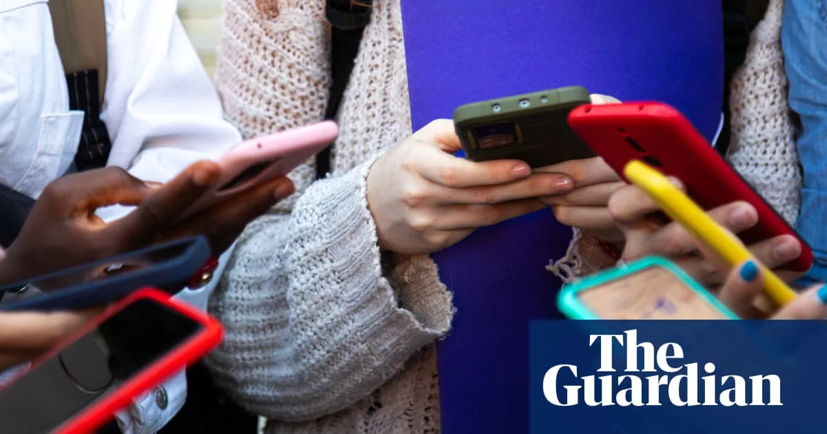 Social Media Addiction in Teens Linked to Increased Suicide Risk