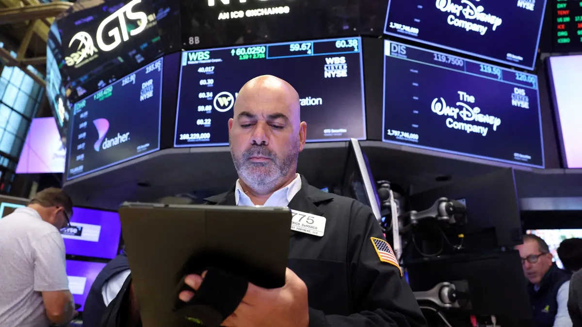 S&P 500 Hits Record Highs as Earnings Boost Market Confidence