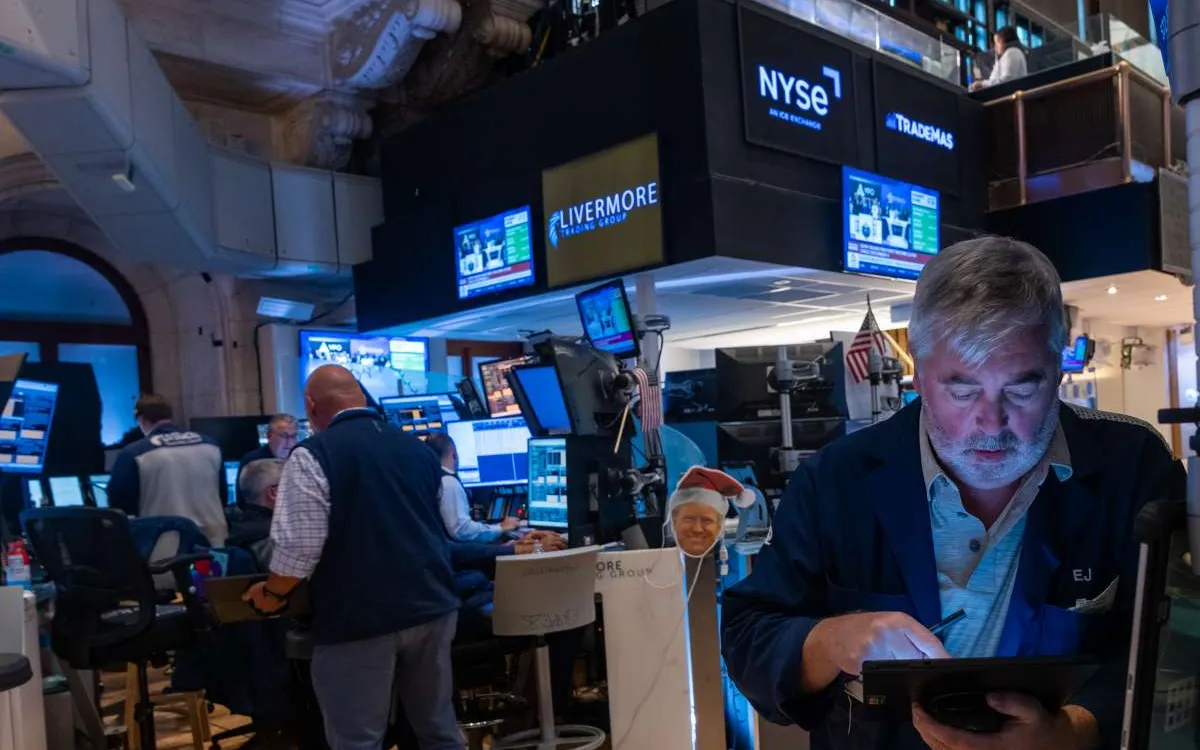 S&P 500 Sees Major Moves: Freeport-McMoRan Plummets While Intel Soars