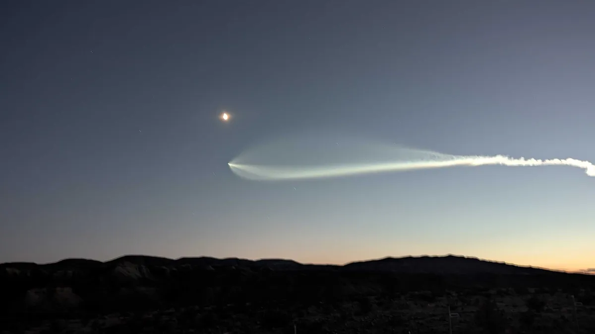 Spectacular 'Jellyfish' Effect Lights Up Western Skies After SpaceX Launch