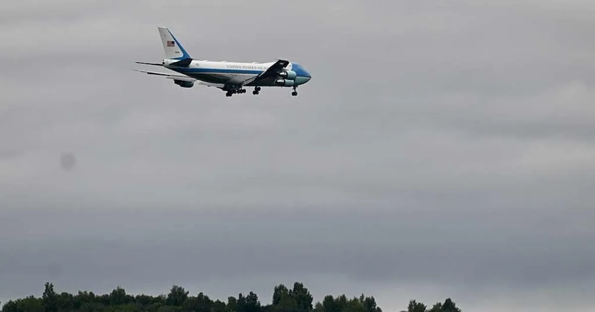 Spirit Airlines Flight Almost Crosses Paths with Air Force One: A Close Call in the Skies