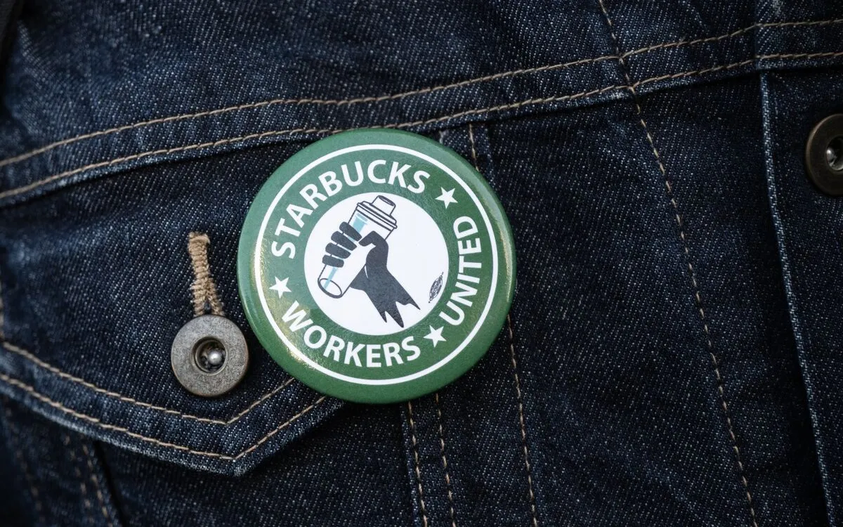 Starbucks Baristas Plan Major Strike on Red Cup Day