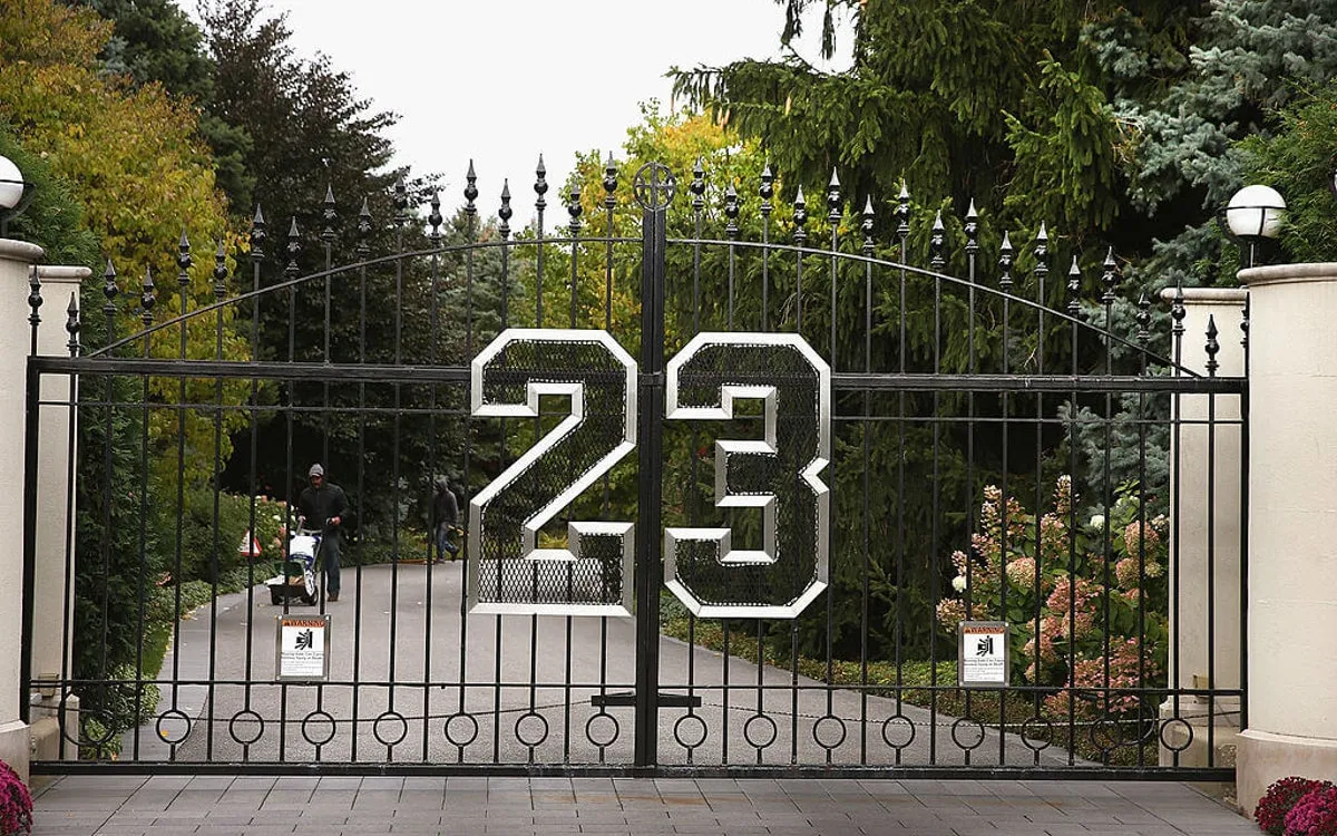 Stay Like a Legend: Rent Michael Jordan's Luxurious Mansion on Airbnb!