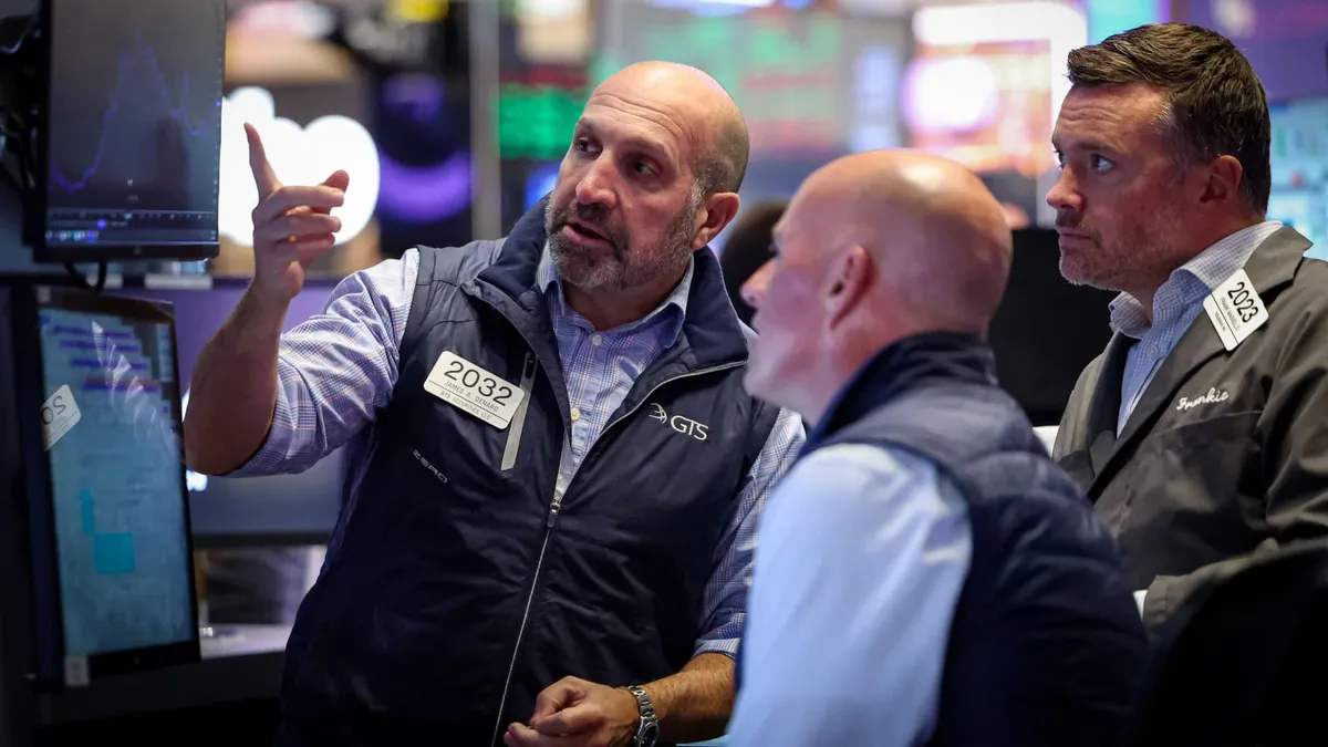 Stock Futures Steady Amid Government Shutdown Fears: Will AI Stocks Continue Their Rise?