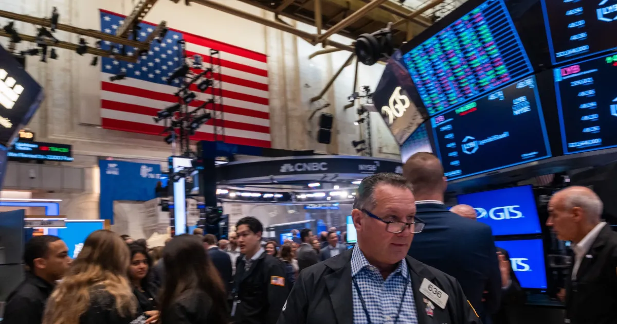 Stock Market Soars Despite Government Shutdown: What's Driving the Surge?