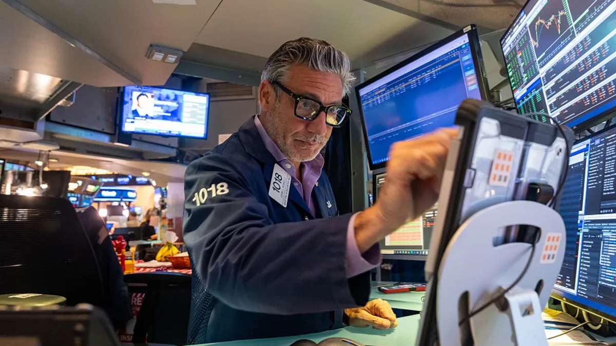 Stocks Steady as Earnings Season Heats Up: GM and Coca-Cola Shine