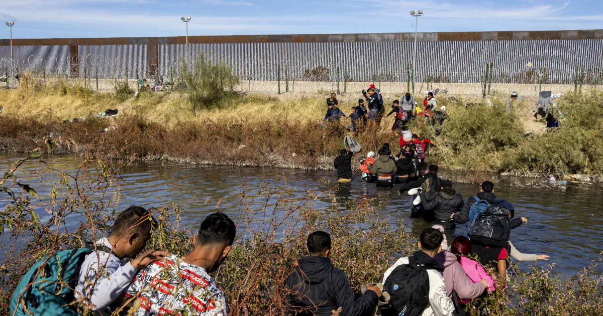 Supreme Court Allows Trump Administration to Revoke Legal Status for 600,000 Venezuelans