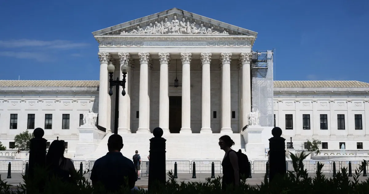Supreme Court Allows Trump Administration to Revoke Protections for Venezuelan Immigrants
