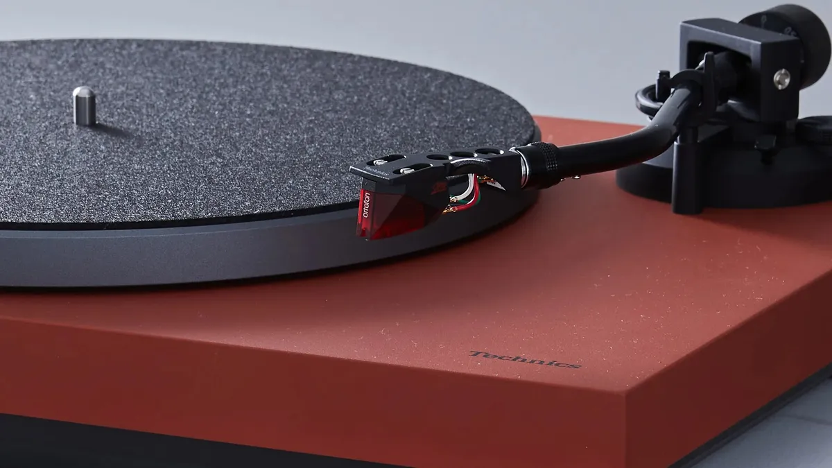 Technics Unveils Affordable Direct-Drive Turntables: SL-40CBT and SL-50C