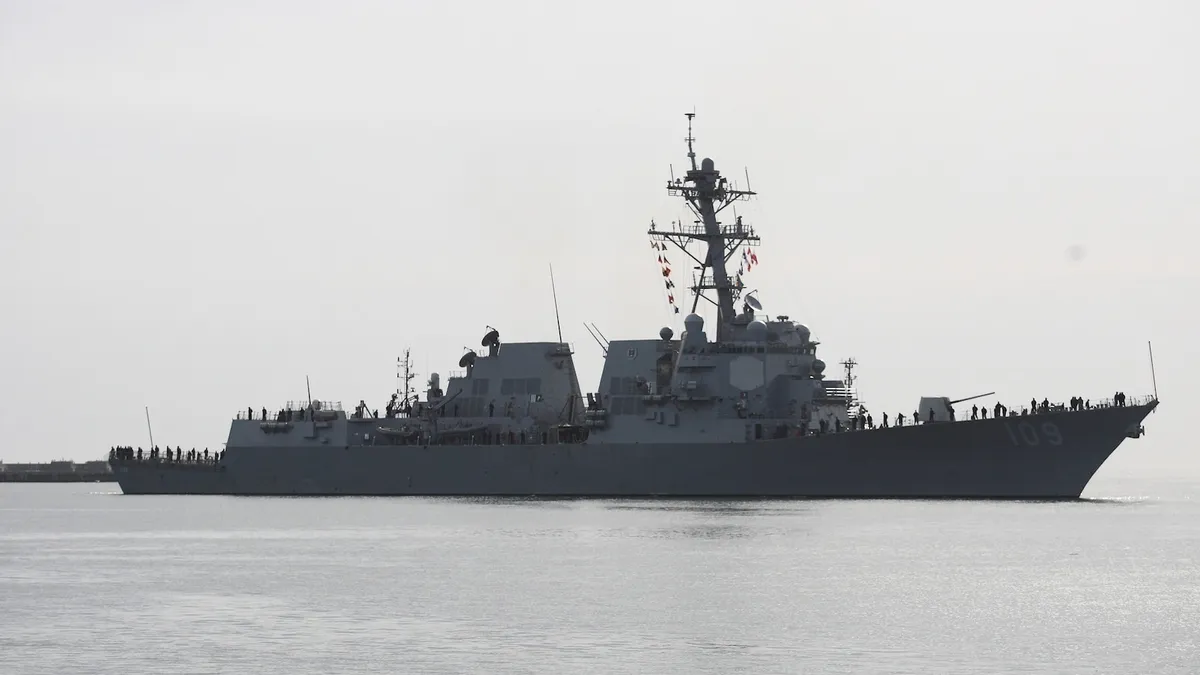 Tensions Rise: Venezuelan Jets Fly Near U.S. Navy Vessel in Provocative Move