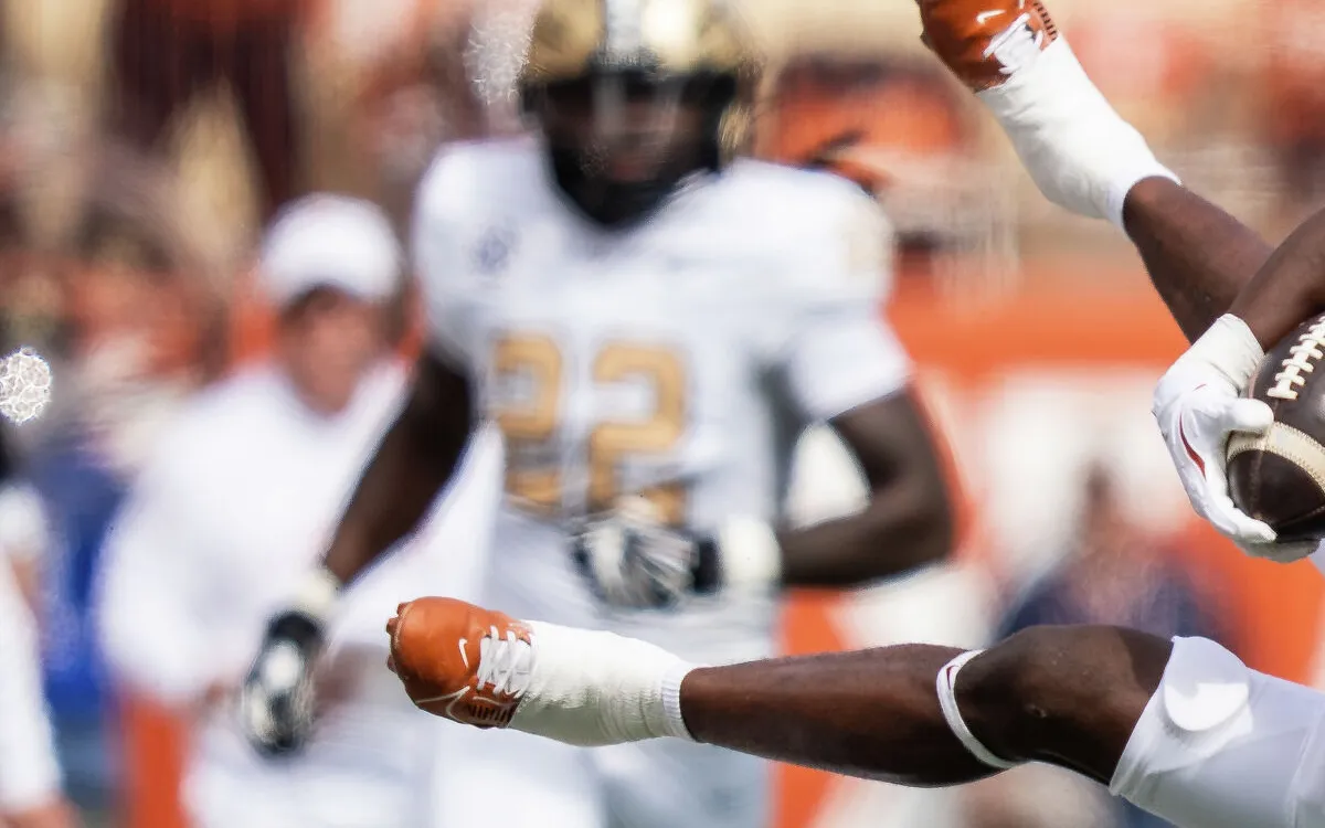 Texas Longhorns Claim Thrilling 34-31 Victory Over Vanderbilt, Reignite Playoff Hopes