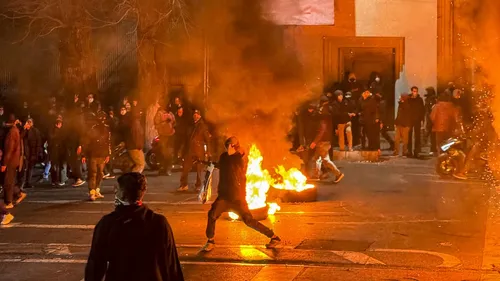 Crude Oil Prices Surge 3% Amid U.S.-Iran Tensions and Protests