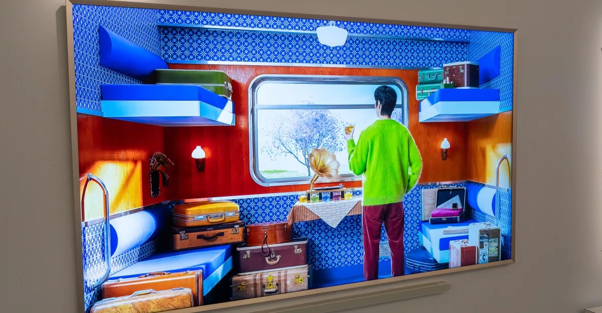 Transform Your Living Room: The Art Display TV That Turns Off in Style