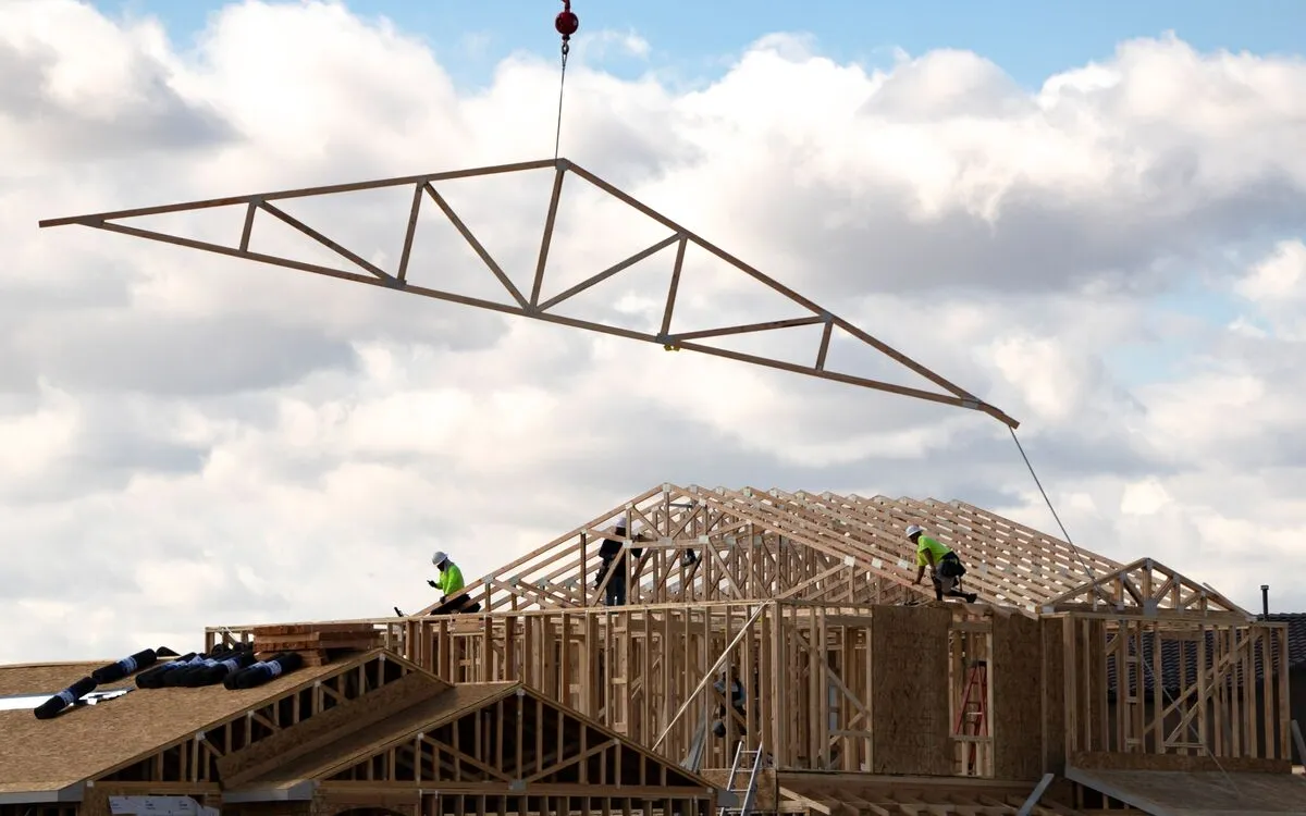 Trump Administration Considers National Housing Emergency Ahead of Midterms