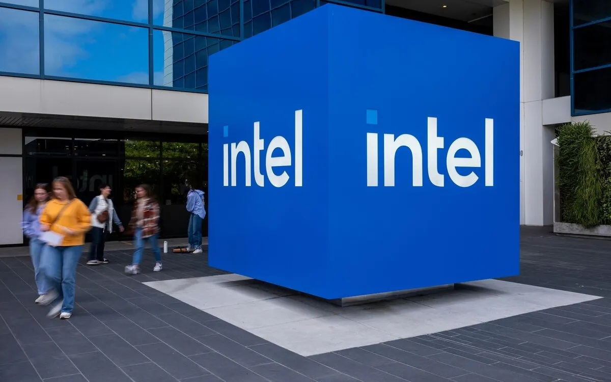 Trump Administration Mulls Investment in Intel: A Lifeline for American Chipmaking