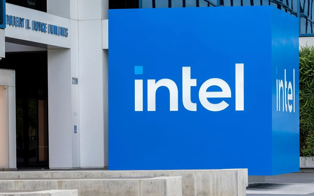Trump Announces Intel's 10% Stake for US Government: A Game Changer for Chipmaking