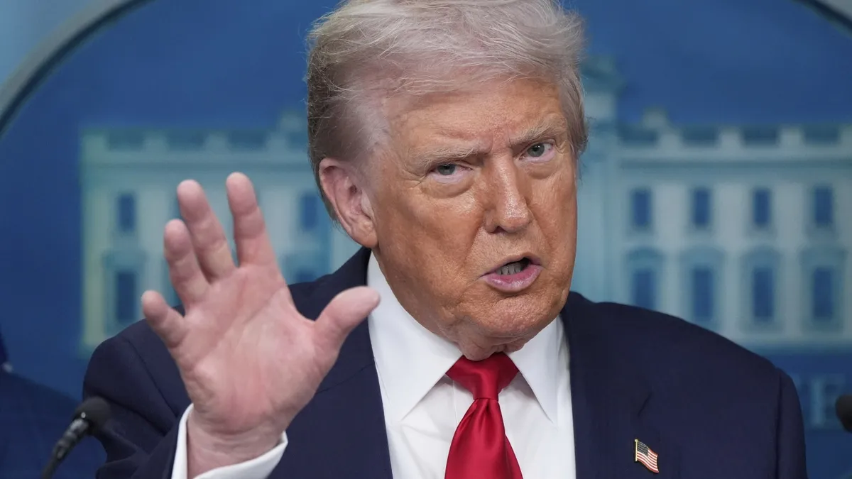 Trump Extends U.S.-China Tariff Truce, Paving the Way for Potential Summit