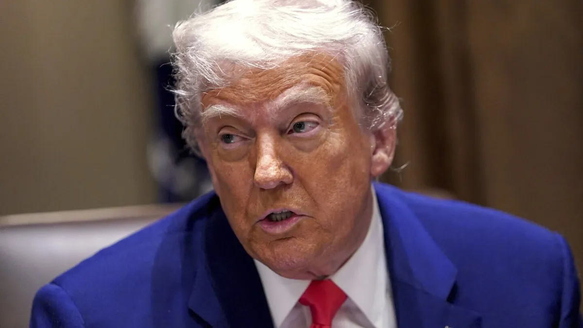 Trump's Alabama Commencement: A Celebration Amid Protests