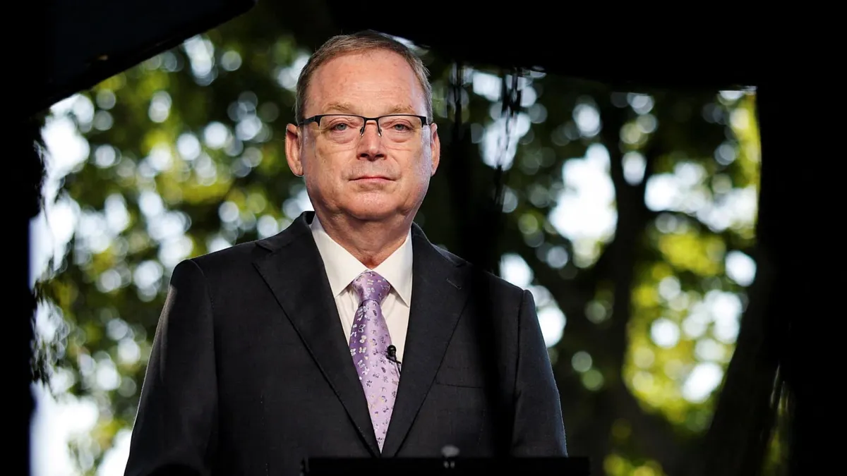 Trump's Fed Shake-Up: Kevin Hassett Calls for Lisa Cook's Leave Amid Lawsuit Threat