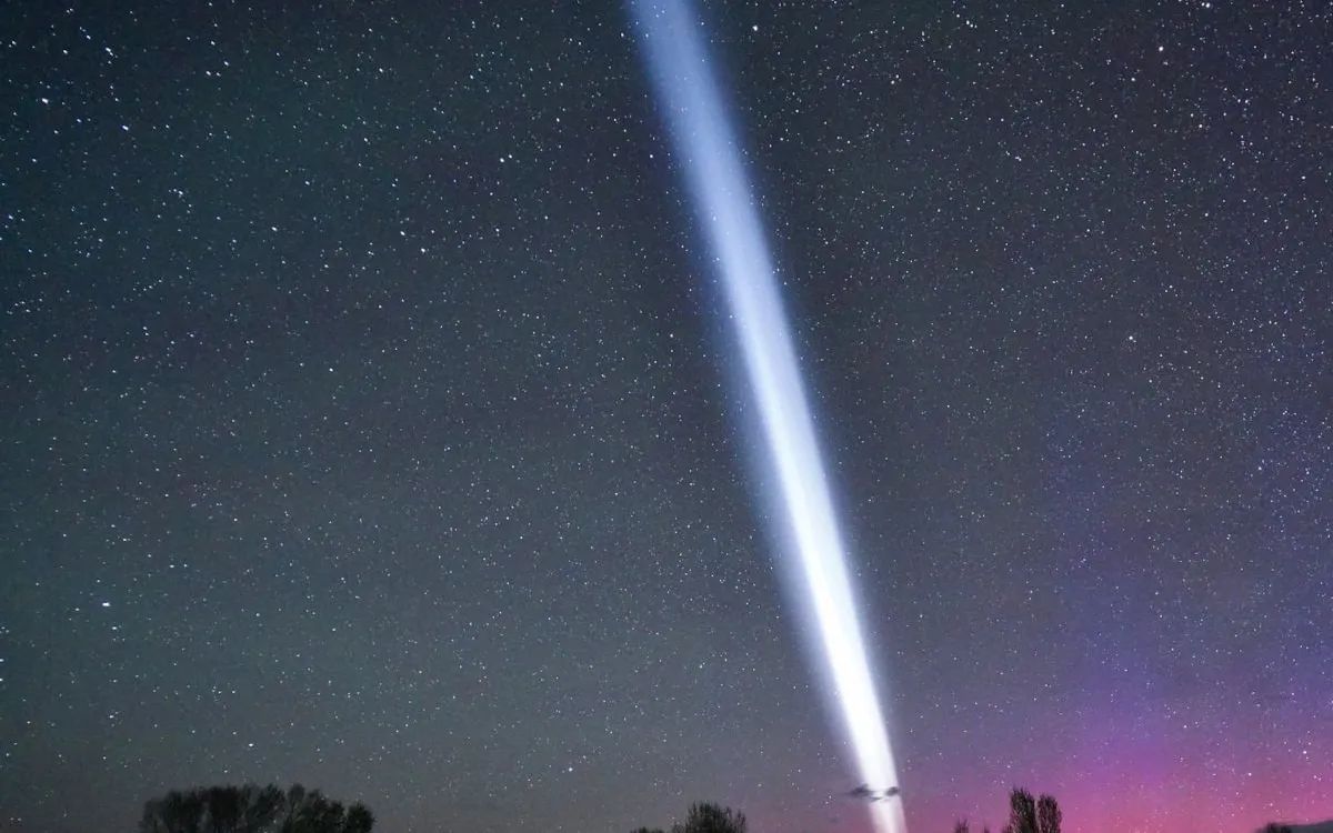 Unexpected Aurora Display Leaves Skywatchers in Awe: What Caused the Mysterious White Streak?