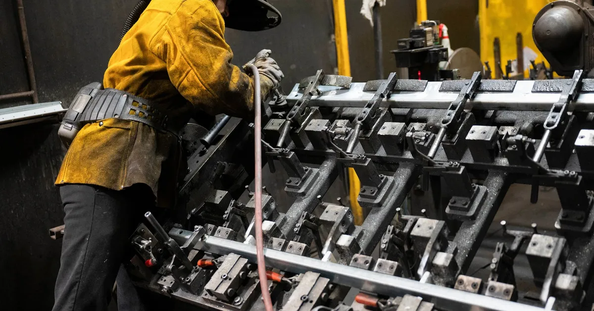 Unexpected Stability in U.S. Producer Prices Offers Hope for Interest Rate Cuts