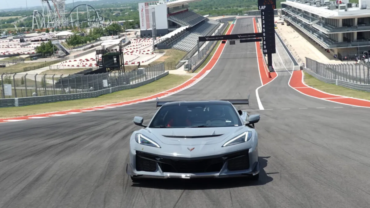 Unleashing the Beast: The 2025 Chevrolet Corvette ZR1 Hits 181 MPH