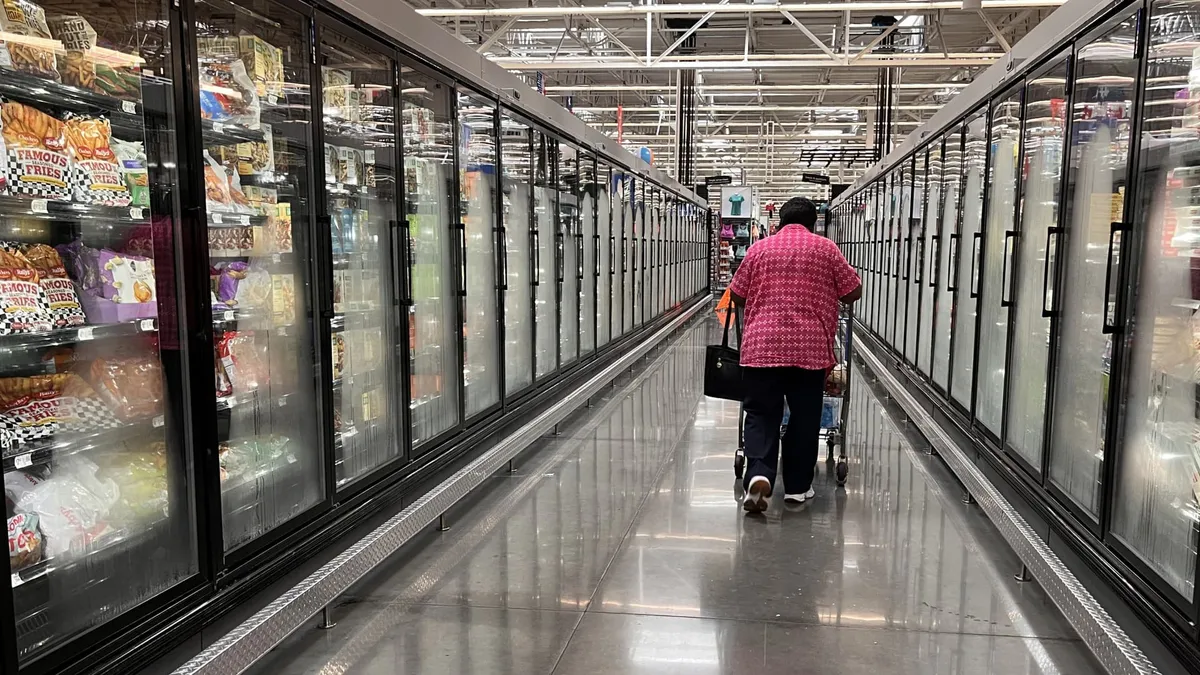 U.S. Consumer Sentiment Plummets Amid Tariff Concerns