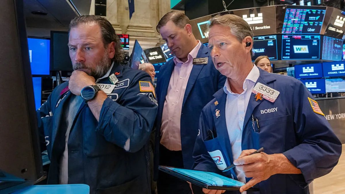 U.S. Equity Futures Drop as Trump Unveils 35% Tariffs on Canada