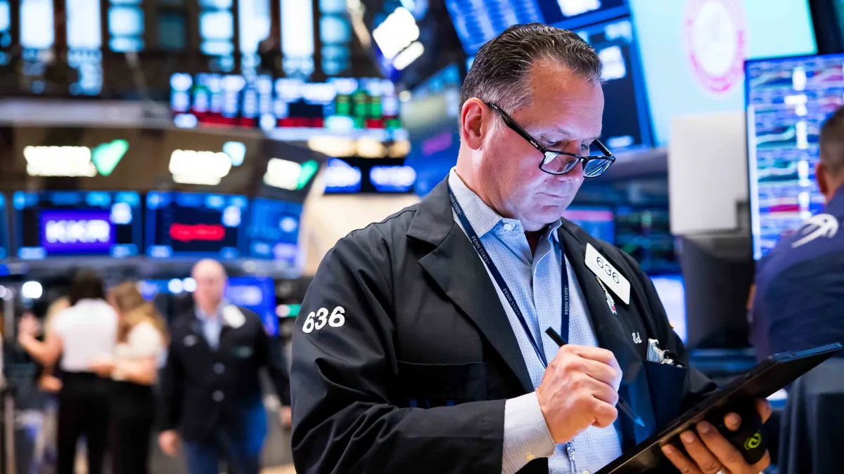 U.S. Stock Futures Steady as Traders Anticipate Critical Jobs Report