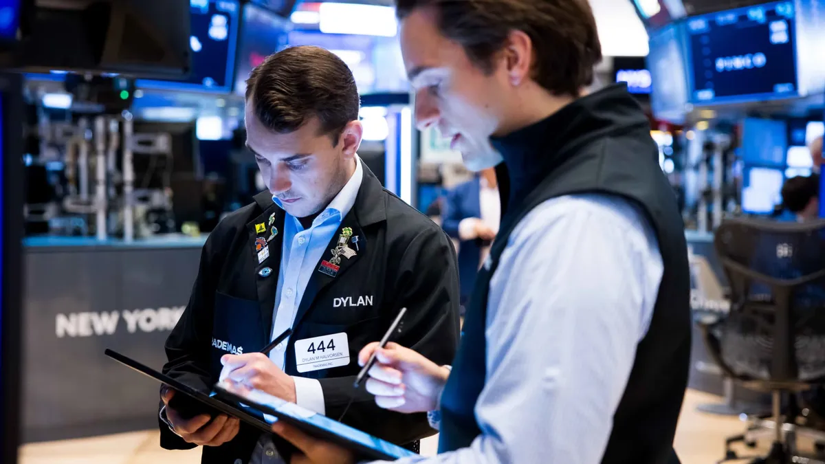 U.S. Treasury Yields Drop: What it Means for Risk Assets and New Tariffs