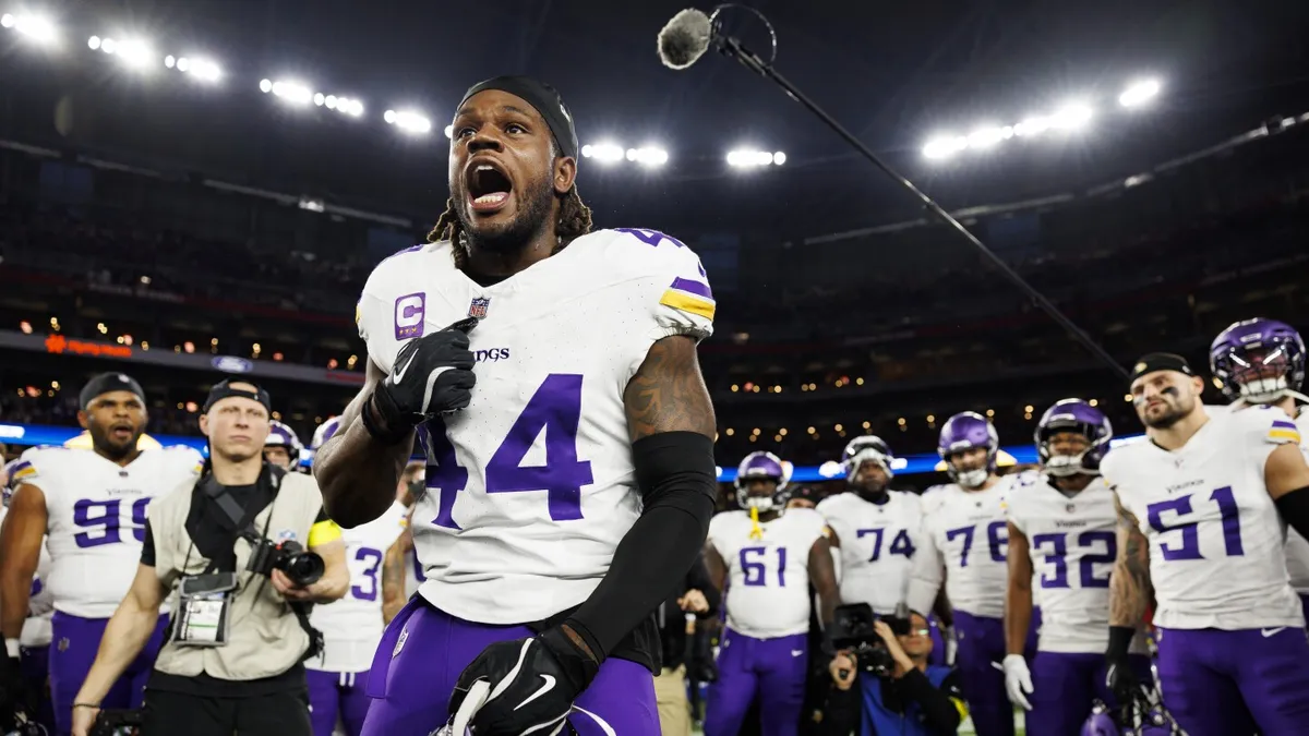Vikings Safety Josh Metellus Signs $36 Million Contract Extension