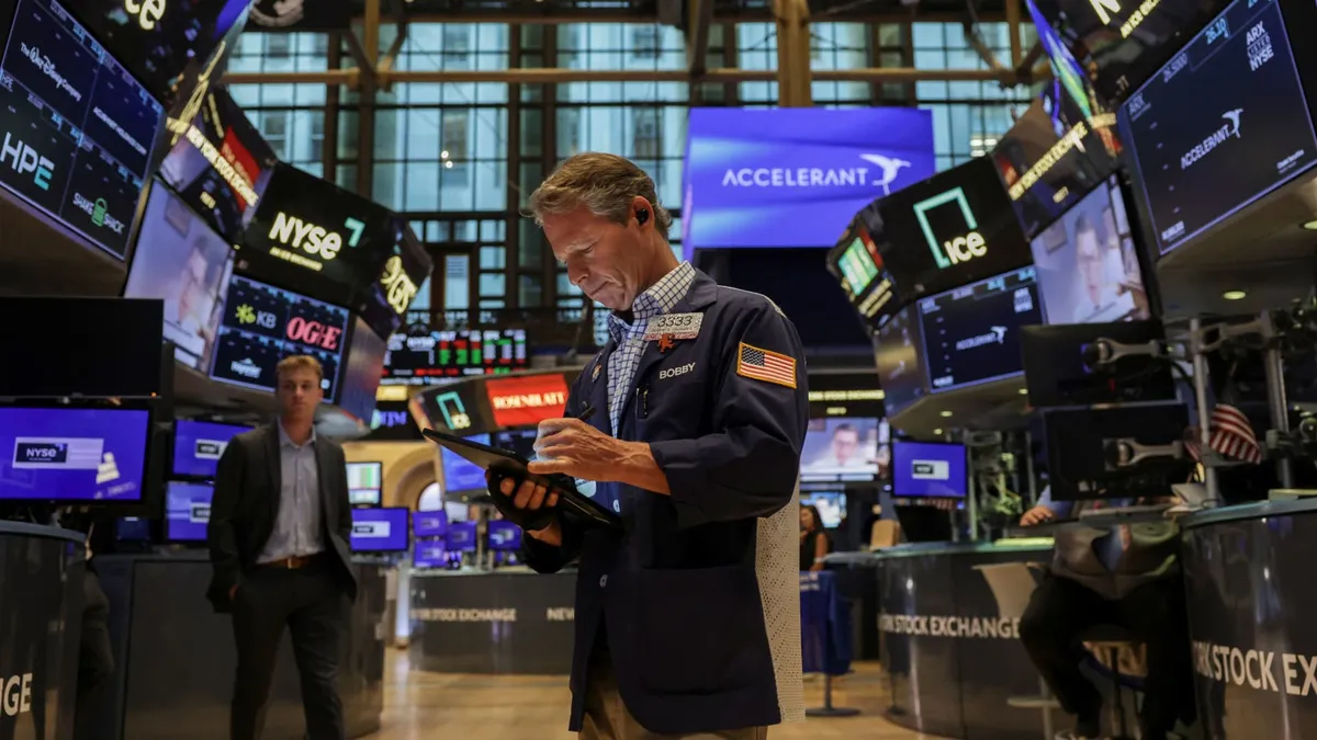 Wall Street Prepares for a Big Week: Earnings, Fed Meeting, and Trade Talks