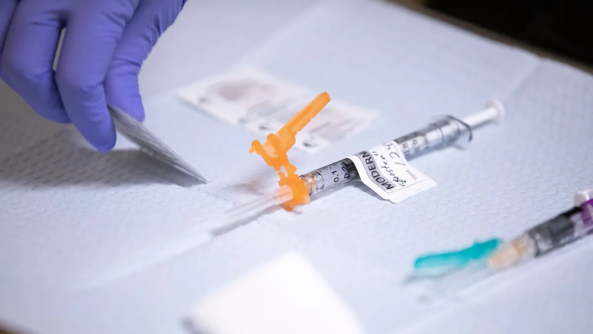 West Coast States Unite to Challenge CDC on COVID-19 Vaccine Recommendations