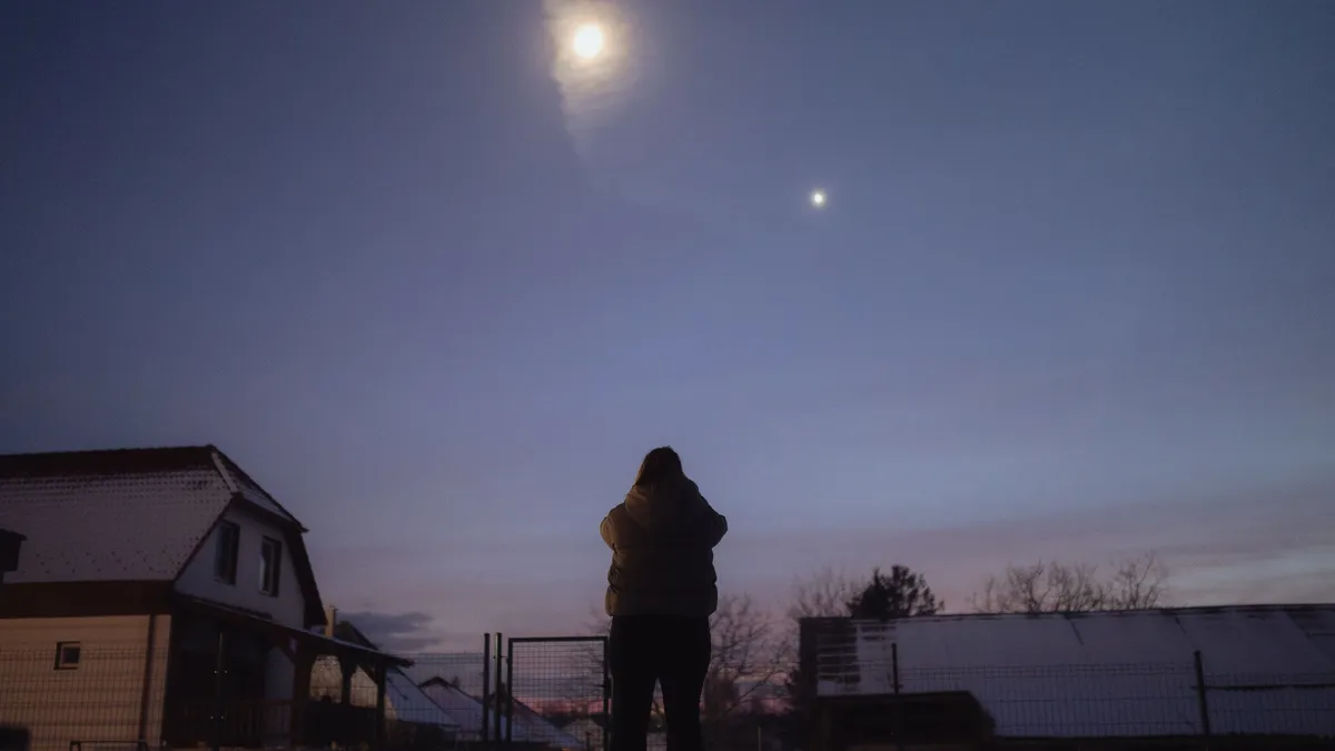 Witness the Stunning Dance of Saturn and the Harvest Full Moon This Sunday!