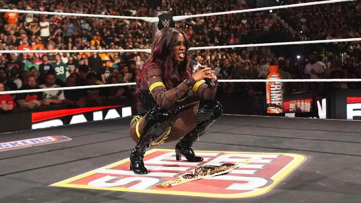 WWE Star Naomi Announces Pregnancy in Emotional Raw Segment