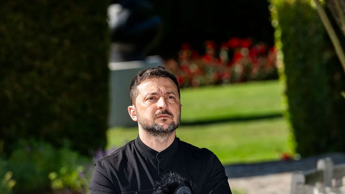 Zelenskyy Rejects Territorial Compromise Amid Trump-Putin Summit